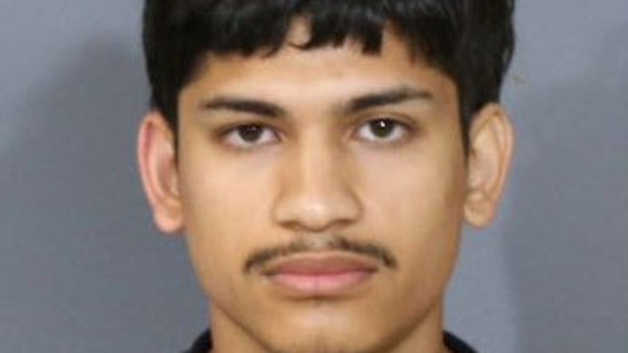 DeSoto police arrest man after chase, find illegal device on corvette
