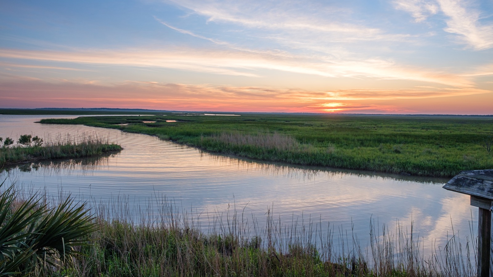 This Stretch Of Louisiana's Gulf Coast Hides An Underrated State Park With A Pristine Beach And Boardwalk