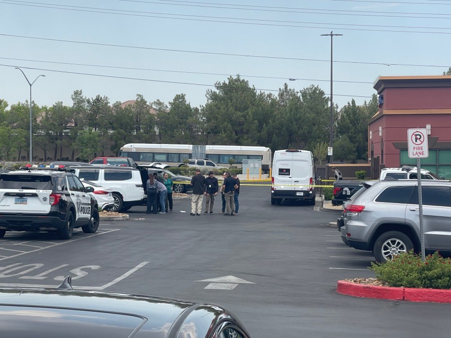 Las Vegas police investigating armored truck robbery