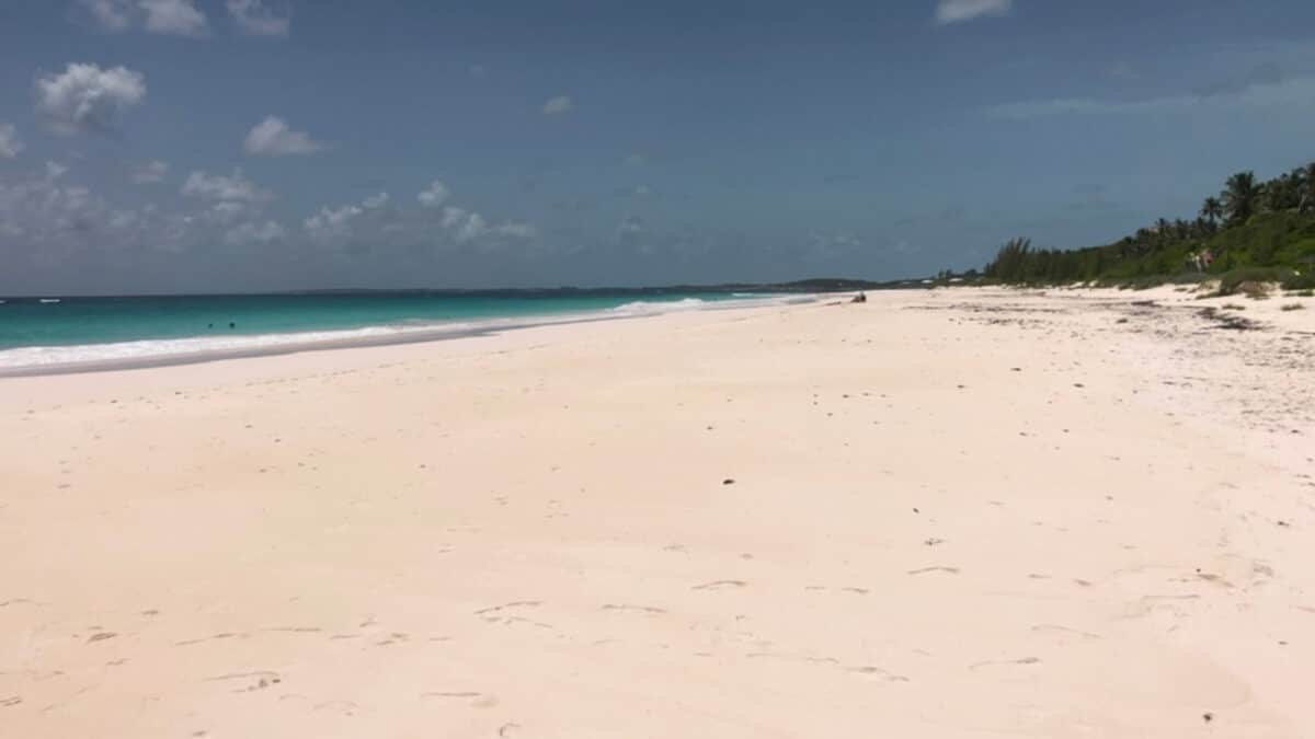 Aztec Airways Just Launched New Daily Flights to Eleuthera 