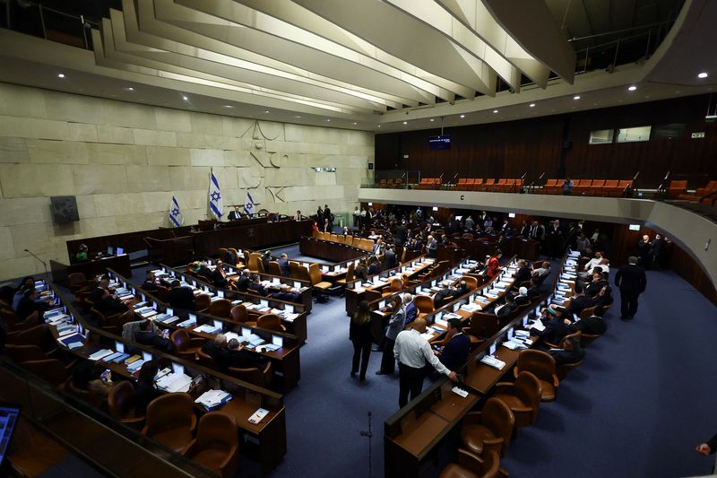 Netanyahu under mounting political pressure after party quits